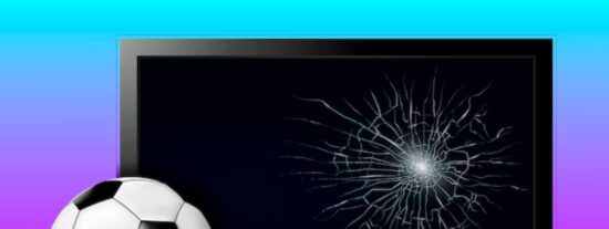 Balón de fútbol y televisión