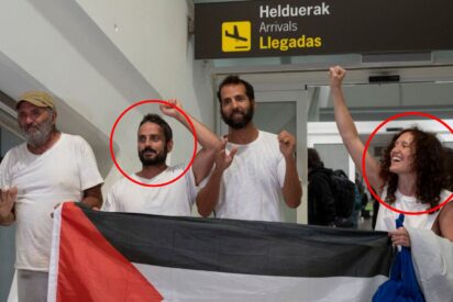 Dos etarras de la flotilla rechazan el avión militar y Sánchez les paga un vuelo comercial para su repatriación