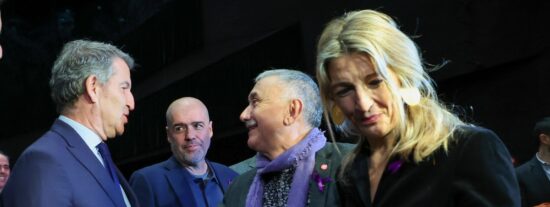 Feijóo con los sindicalkistas de CCOO y UGT y con Yolanda Díaz
